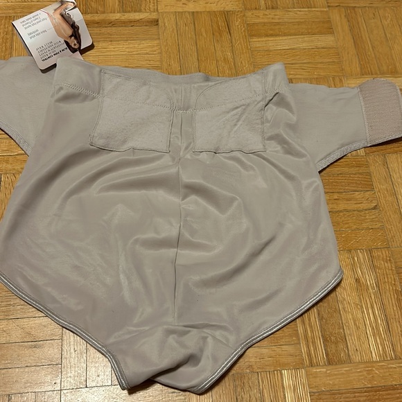 Leonisa - Picture 5 of 12